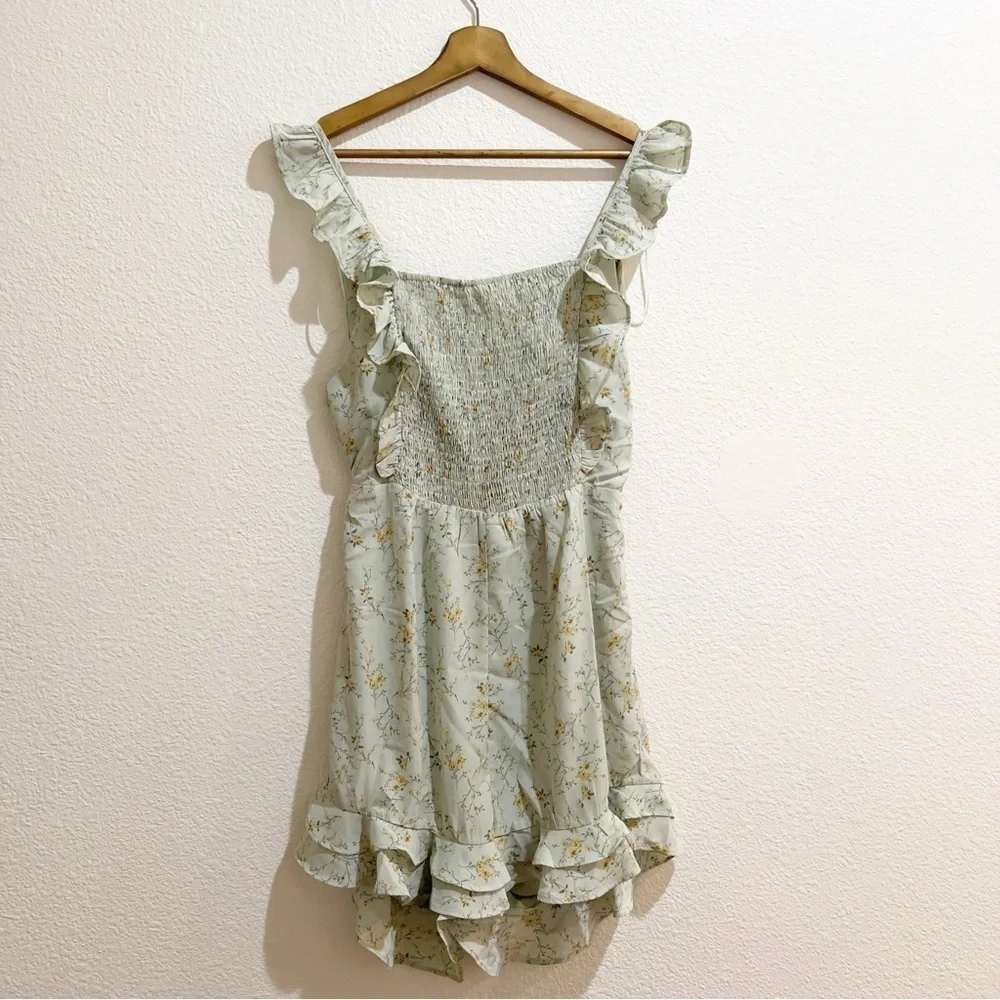 Heyson- NWT Floral Ruffle Sleeves Romper Large